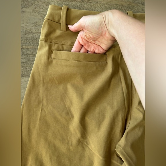 Lululemon Men’s Shorts size 34 - Picture 5 of 8